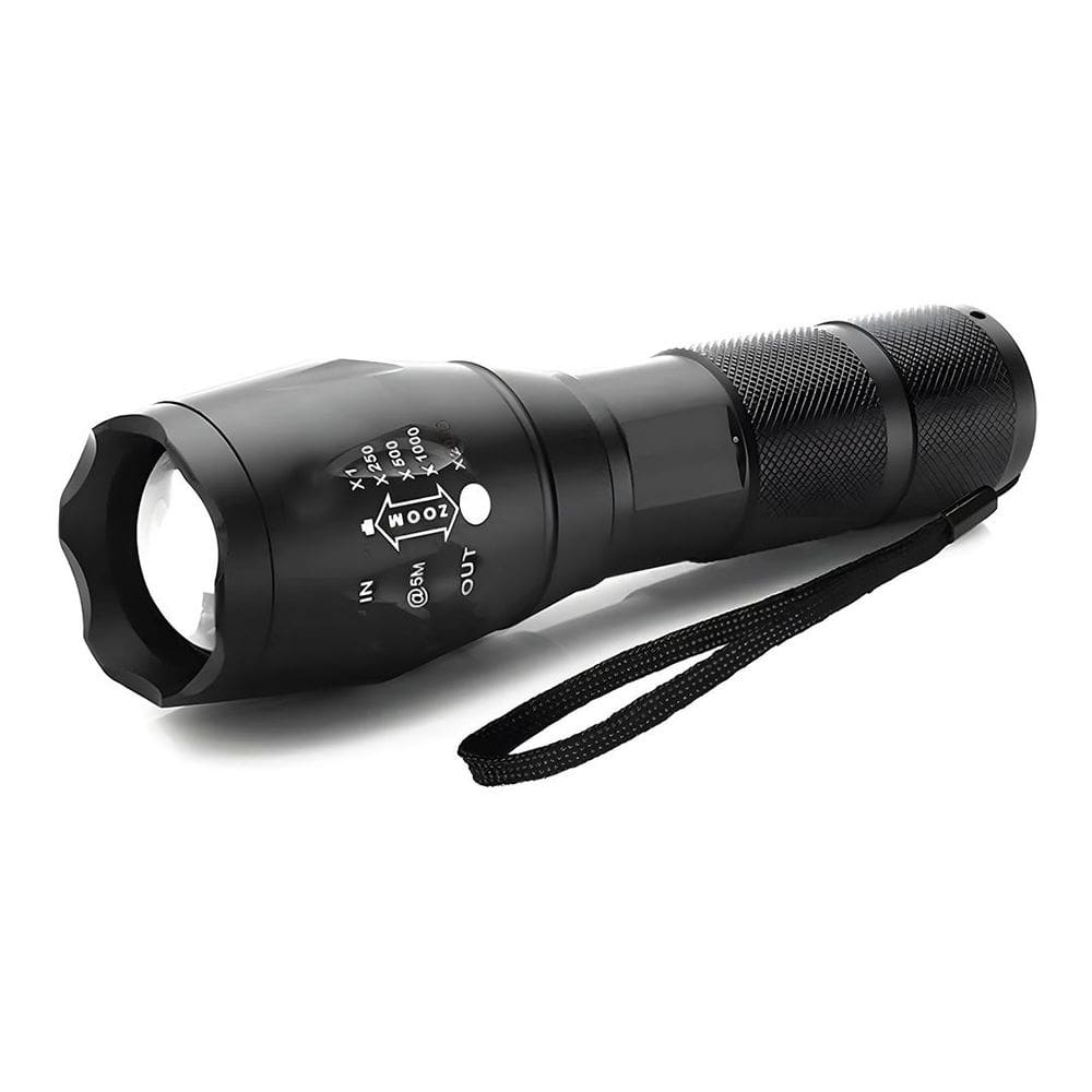 Lanterna Militar à Prova D`Água X900 Profissional Compacta Recarregável e com Função Sinalizador