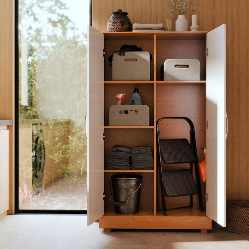 Armário Multiuso Para Áreas Externas Porta Produtos De Limpeza e Vassouras