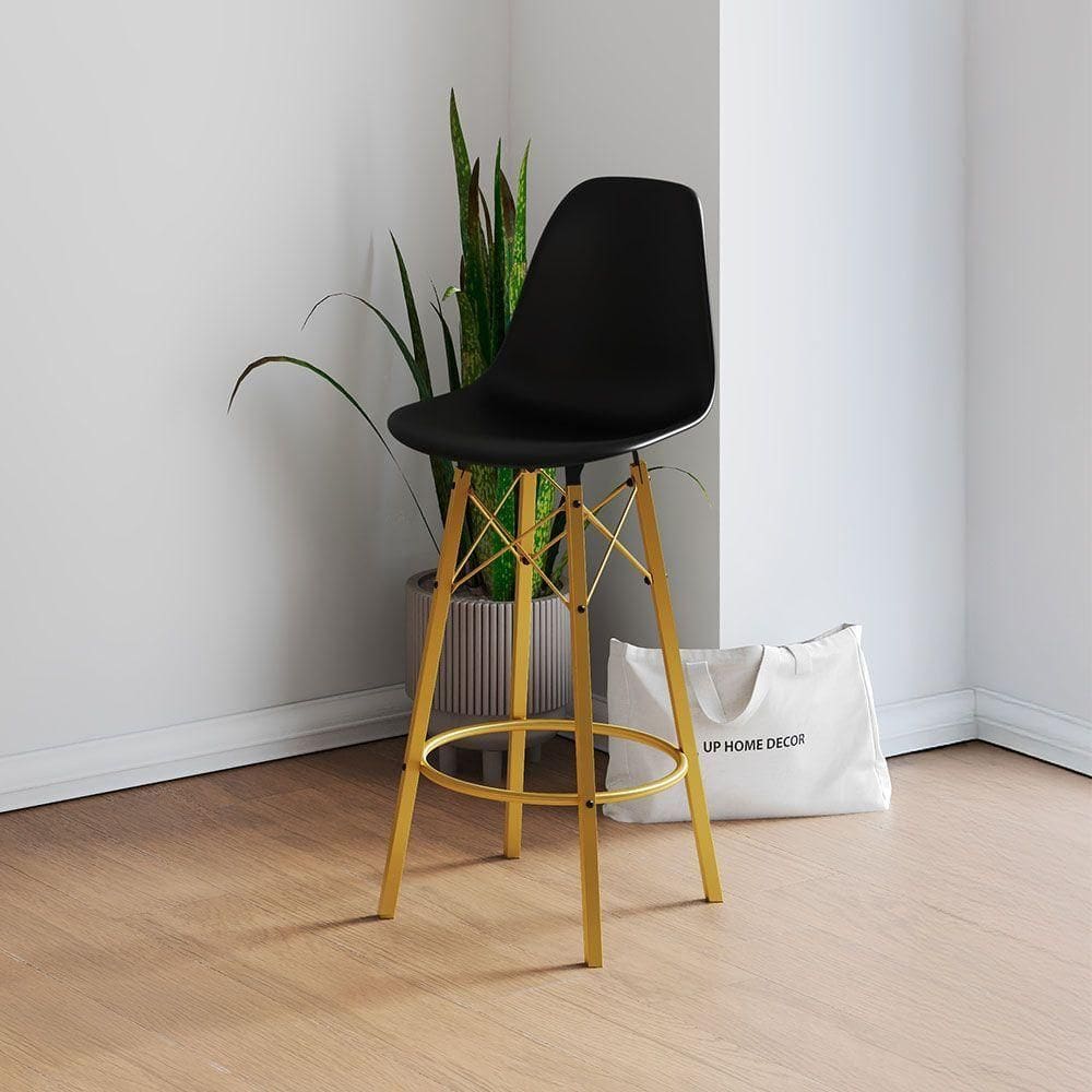 Banqueta Eames Tubo Ferro Dourado Assento Preto