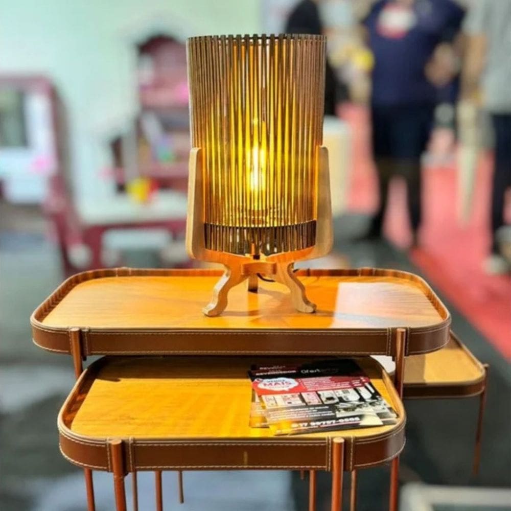 Luminária Domus De Mesa Mdf Laminado Freijó Madeira Natural