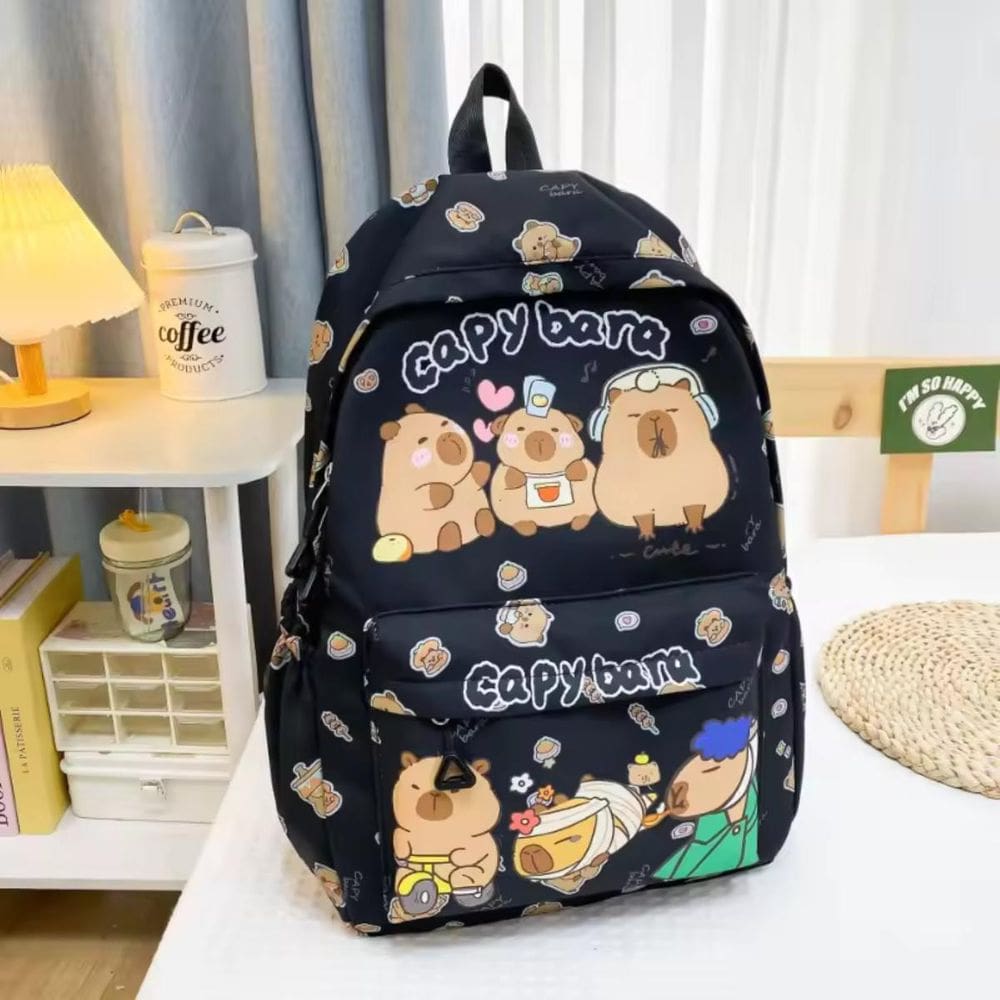 Mochila Escolar Capivara Adorável Preta