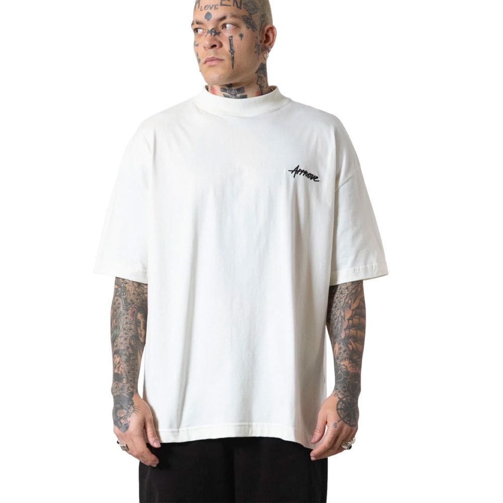 Camiseta Huge Approve Savior