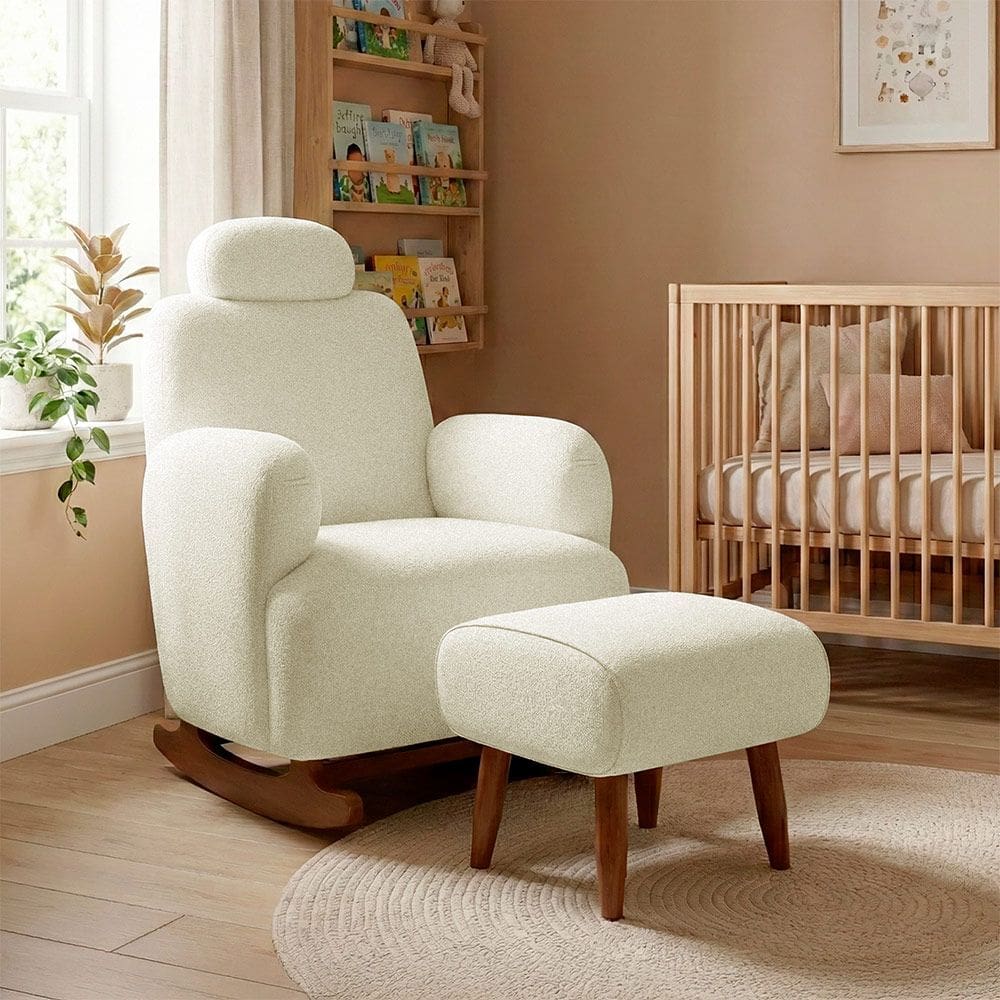 Poltrona Orgânica com Balanço Pés em Madeira Maciça com Puff Descanço Off White