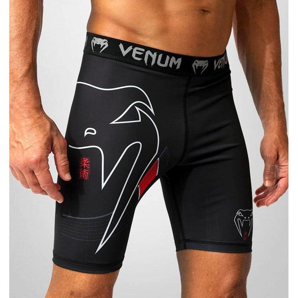Bermuda Venum compressao MMA Black Belt pto - venum