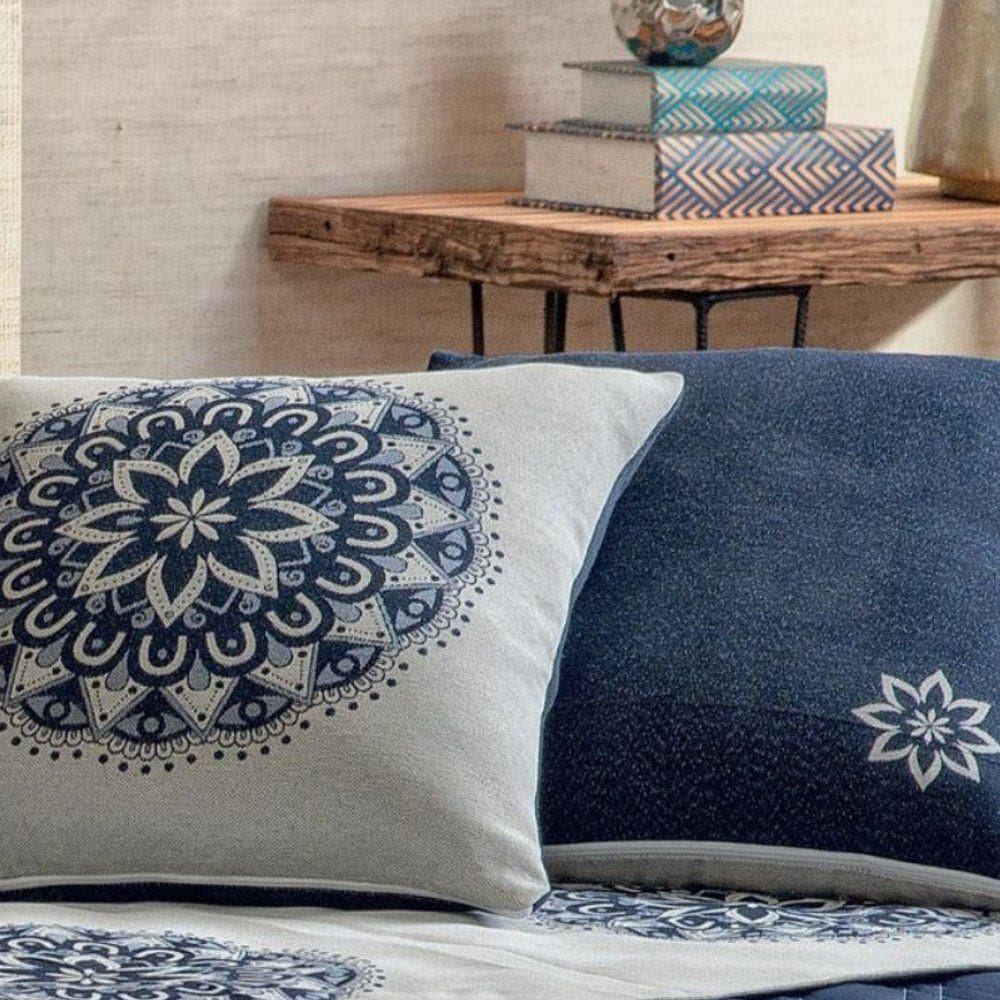 Almofada Decorativa Turin Quadrada Com Refil 58% Algodão / 42% Poliéster - Mandala Marinho