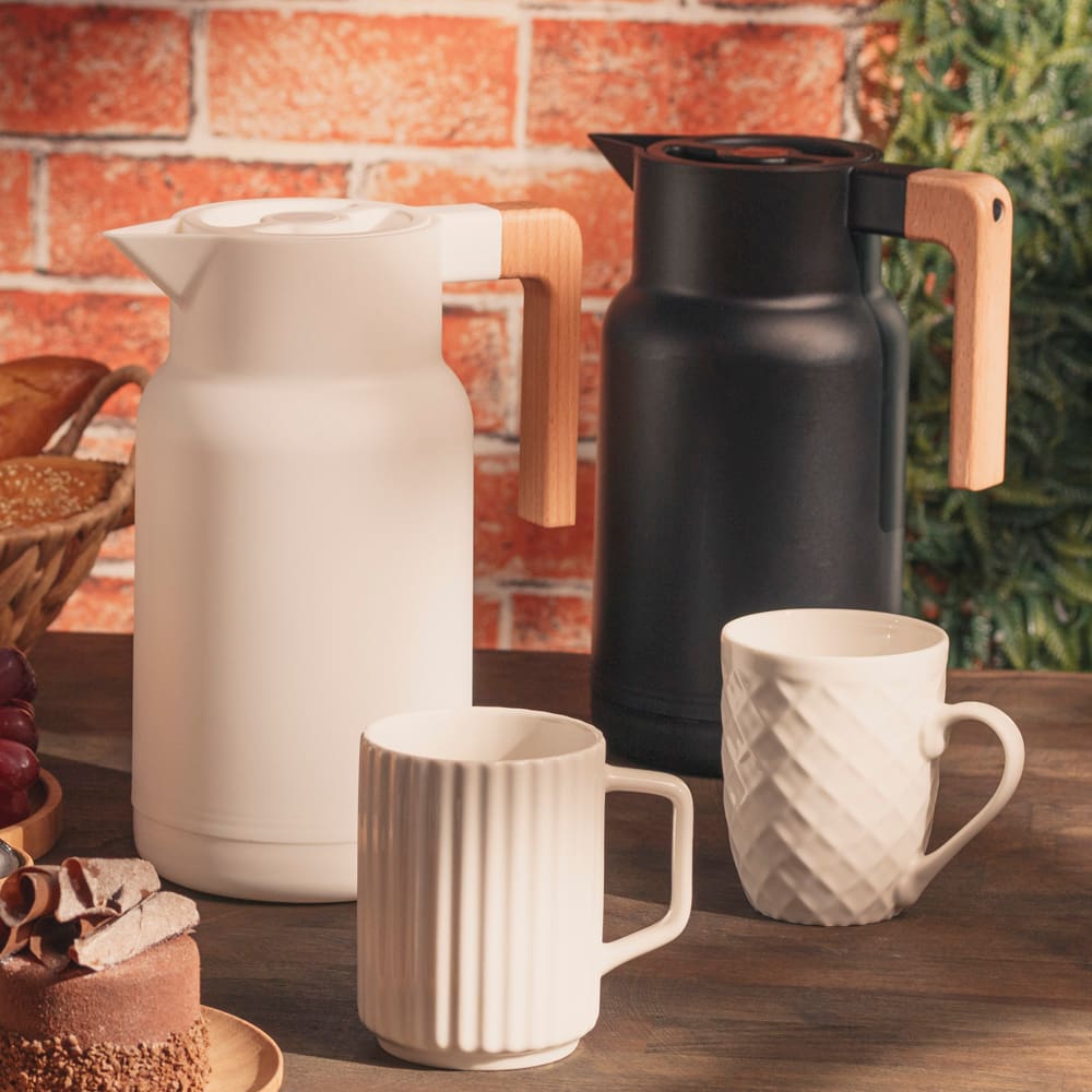Garrafa Térmica Lyor em Plástico Organic Preta - 1L